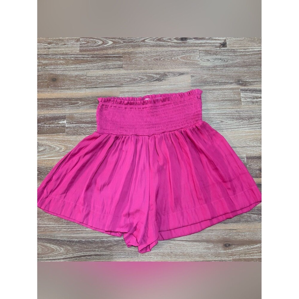 TCEC Smocked Waist Hot Pink Shorts Size Small